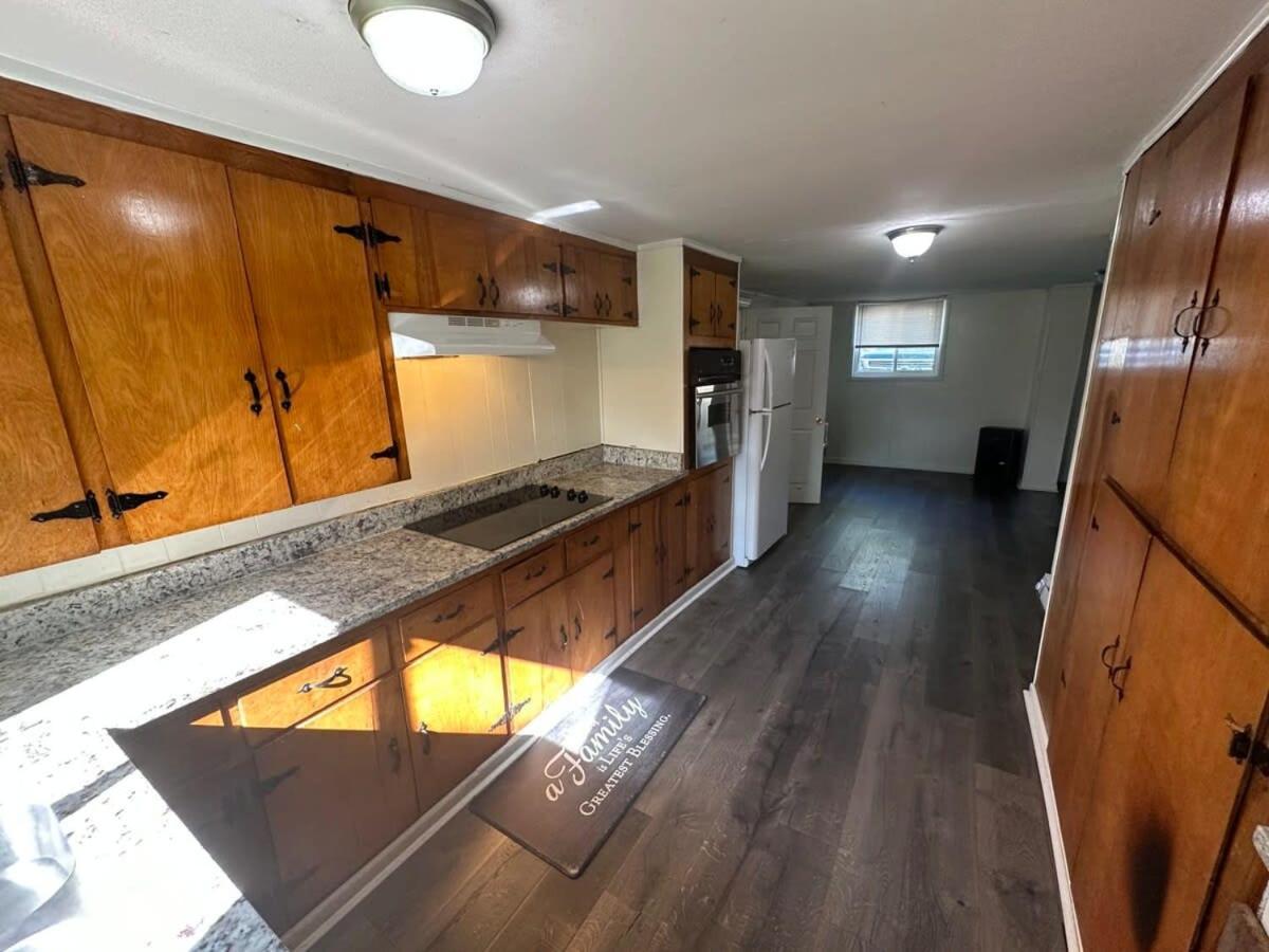 Charming 3-Bed, 1,5 Bath Home - Entire Space Just For You! Гудлетсвилл Экстерьер фото